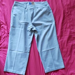 Ladies wide leg Capris